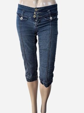 Foxy Y2K Mid-Rise Dark Blue Capri Jeans with Triple-Button Front